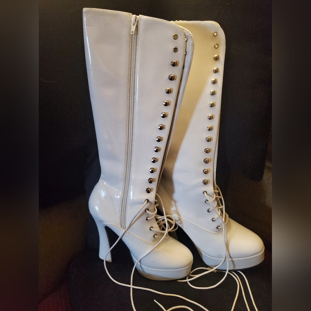 White Patent Boots With Platform Heels Barely Worn In AMAZING Condition, Size 9